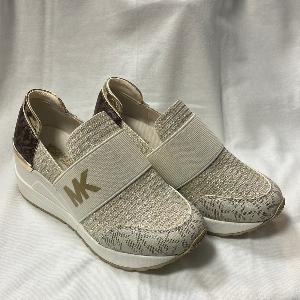 Kids shoes. No tags. New.